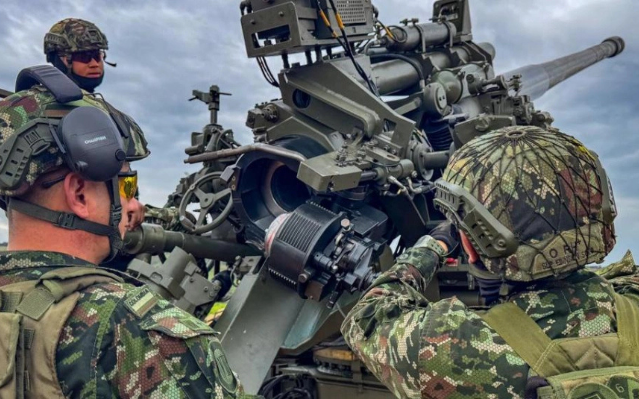 Santa Bárbara Sistemas 155/52 del Ejército de Colombia.