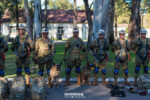 Brigadistas USAR del Ejército Argentino formados con binomios K9 antes del despliegue a Venezuela.