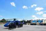 UH-60A Black Hawk de la Policía Estatal del Estado de México en tierra con efectivos formados