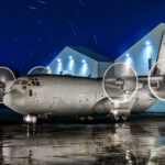 C-130J-30 Super Hércules en plataforma nocturna, el modelo del programa C-130J México