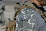 Parche de Infantería de Aviación de la FACH durante entrenamiento de combate urbano OTAN en Salitre 2026
