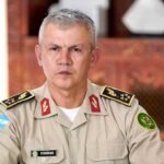 Roosevelt Hernández en uniforme de servicio durante un acto oficial, señalado por injerencia militar en Honduras