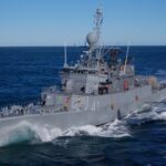 Corbeta ARA Espora P-41 clase MEKO 140 de la Armada Argentina navegando en el Mar Argentino