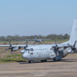 C-130 Hércules TC-64 de la Fuerza Aérea Argentina en rodaje con otro Hércules al fondo