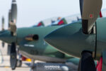 Detalle de las hélices Hartzell y el número 03 de un A-29B Super Tucano de la Fuerza Aérea Paraguaya estacionado en plataforma durante Salitre 2026