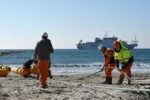 Buque tanque navegando frente a la costa de Perth, cerca de una zona de cables submarinos