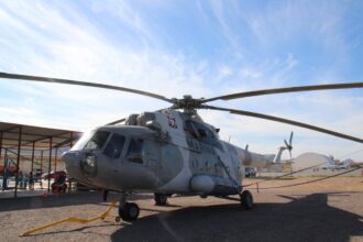 Helicóptero Mi-17 de la Armada de México en vuelo durante operaciones de vigilancia