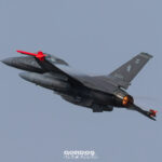 F-16BM M-1004 de la Fuerza Aérea Argentina sobre Buenos Aires en el Día de la Fuerza Aérea, secreto militar F-16 sobre exportación de material.