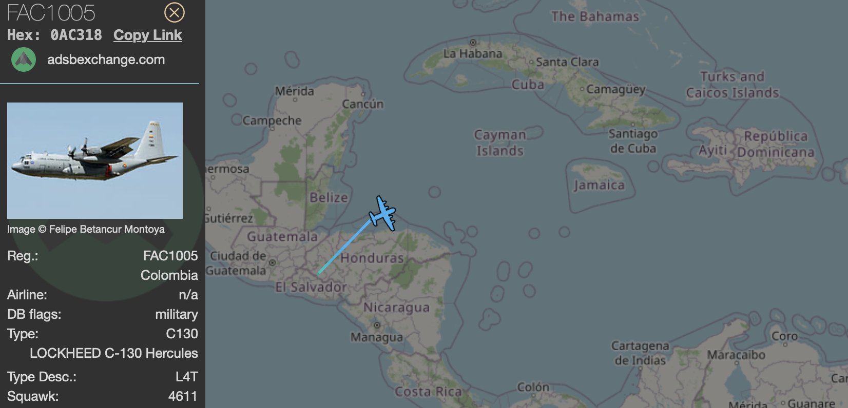 Mapa de seguimiento ADS-B del Hércules FAC1005 de Colombia saliendo de El Salvador sobre Honduras hacia el Caribe